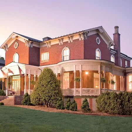 The Carriage House Inn B&B-3