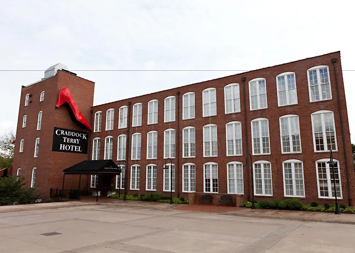 Pet Friendly hotel: Craddock Terry Hotel, Lynchburg, A Tribute Portfolio Hotel