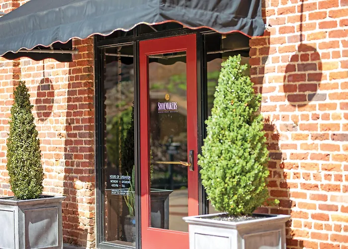 Pet Friendly hotel: Craddock Terry Hotel, Lynchburg, A Tribute Portfolio Hotel